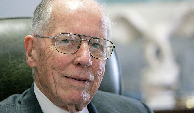 Gov. William Winter Photo by Rogelio V. Solis via AP